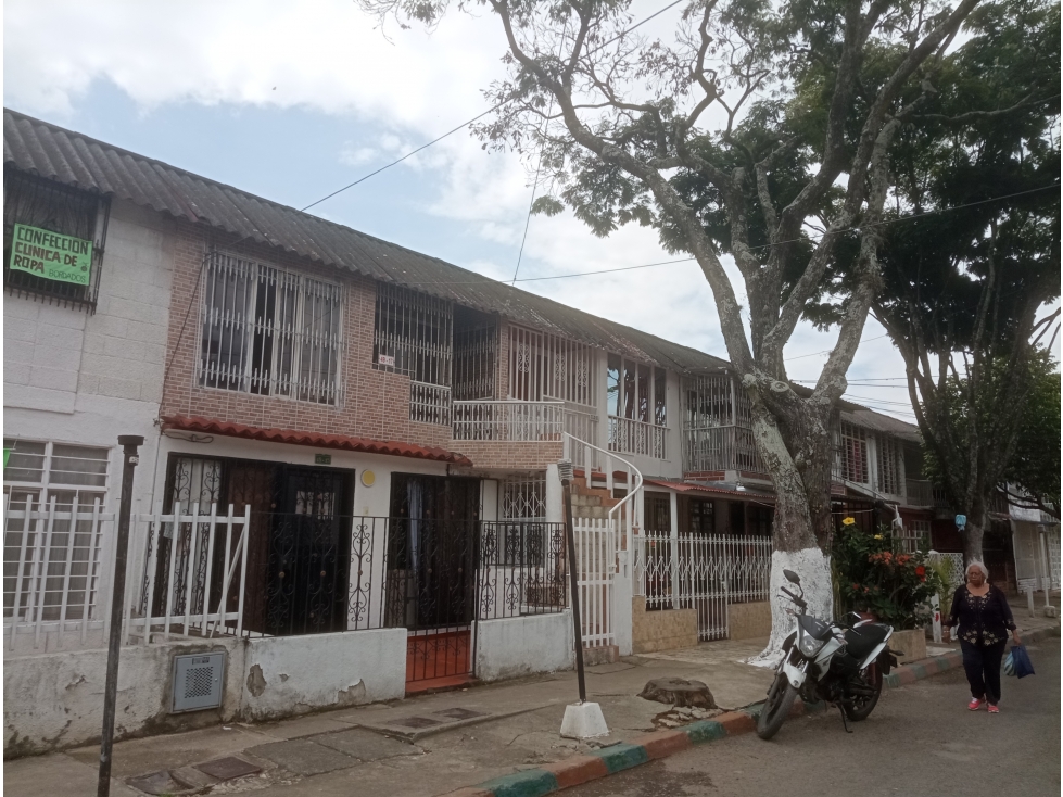 CASA EN ALQUILER AL ORIENTE DE CALI CIUDAD CÓRDOBA