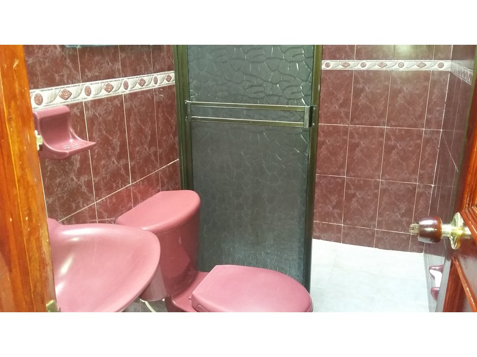 VENDO CASA SEGUNDO PISO EN EL CENTRO DE PEREIRA