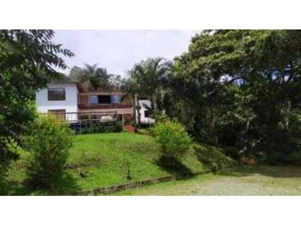 VENDO CASA CAMPESTRE EN VEREDA MONTAÑITA - COPACABANA