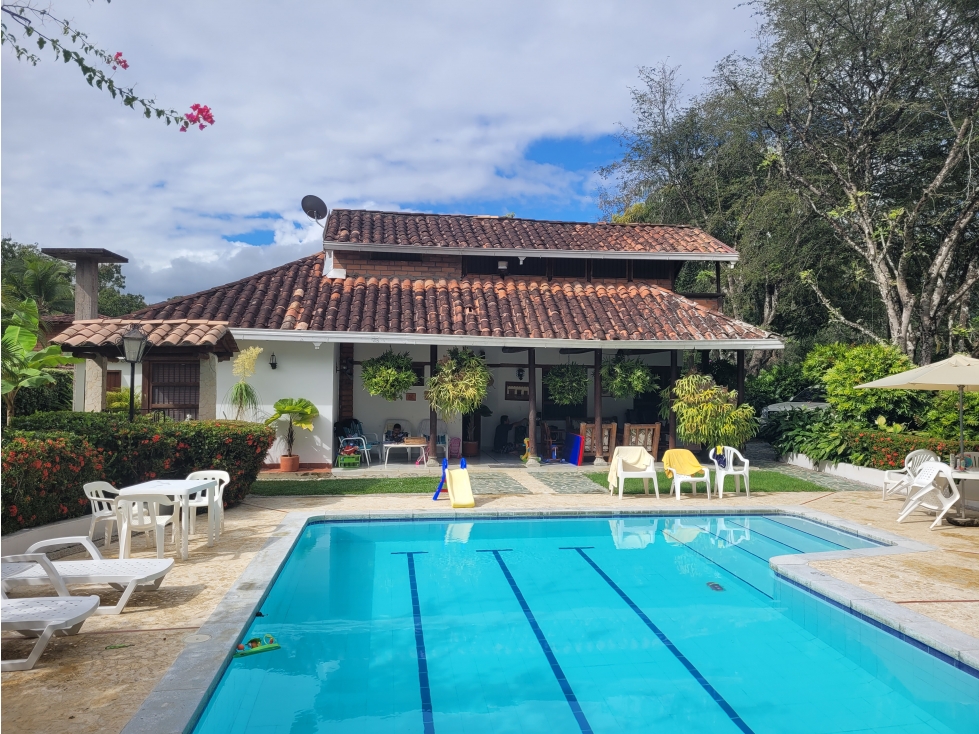 VENDO CASA FINCA EN SANTA FE DE ANTIOQUIA. 1230 M2.