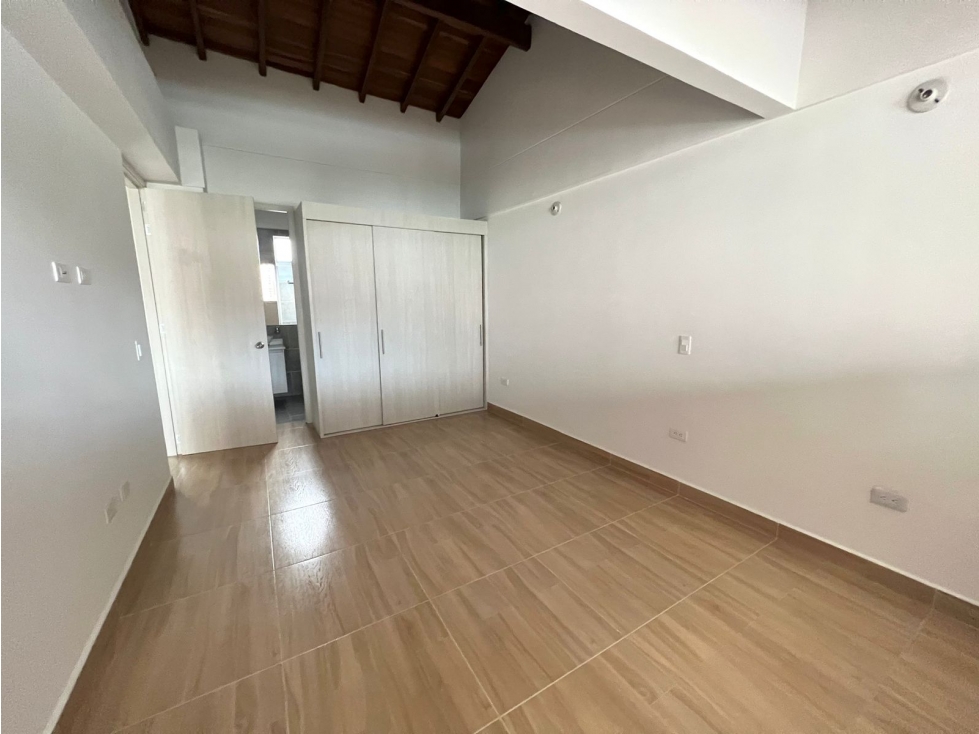 Apartamento Dúplex en Zona Plana de Sabaneta