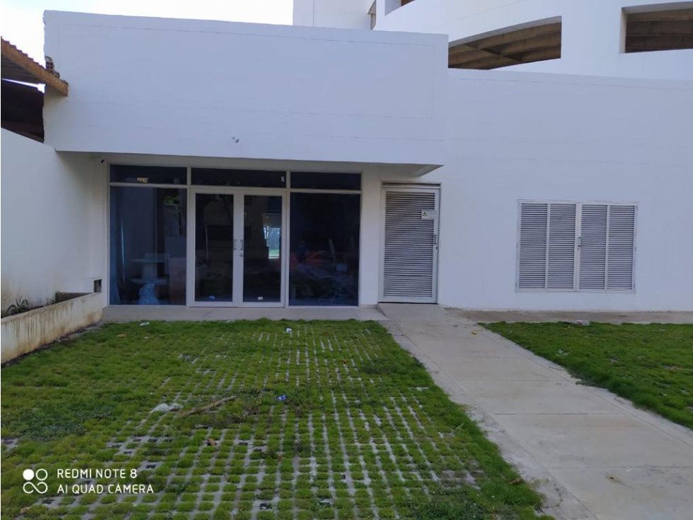 Arriendo amplio local comercial en Crespo.