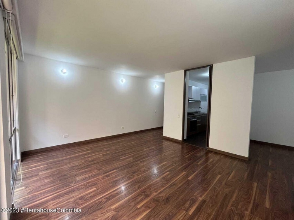 Apartamento en  La Estacion(Cajica) RAH CO: 24-529