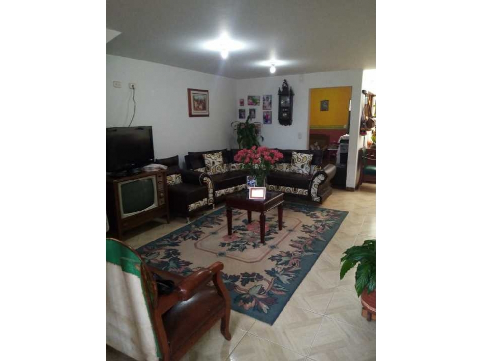 CASA EN VENTA - CHIA VEREDA TIQUIZA