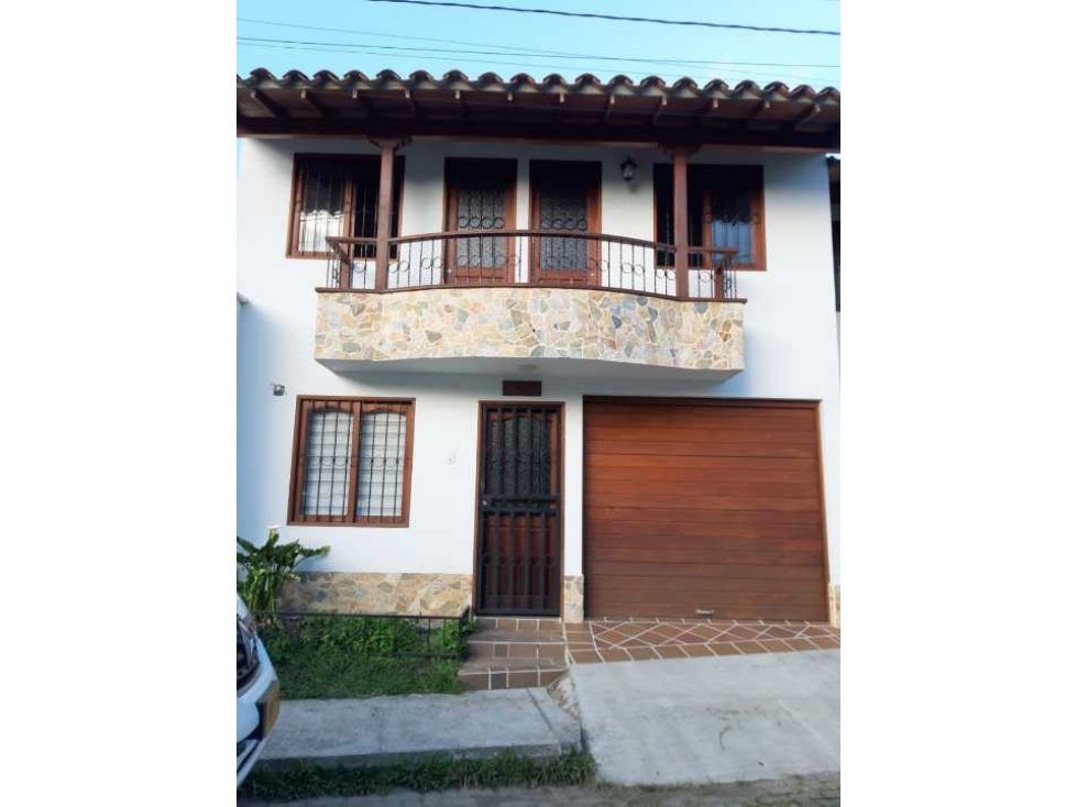 CASA EN VENTA, LA CEJA