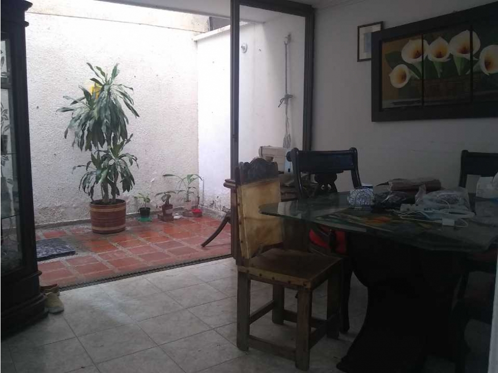 Casa en conjunto cerrado para remodelar barrio jardin Santa Marta