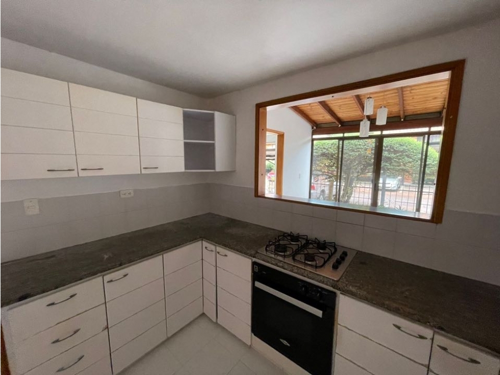 VENDO HERMOSA CASA EN CIUDAD JARDIN DE AR 6716828