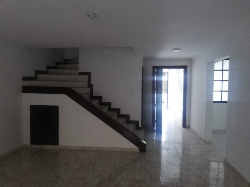 Vendo casa en el norte de cali barrio la flora