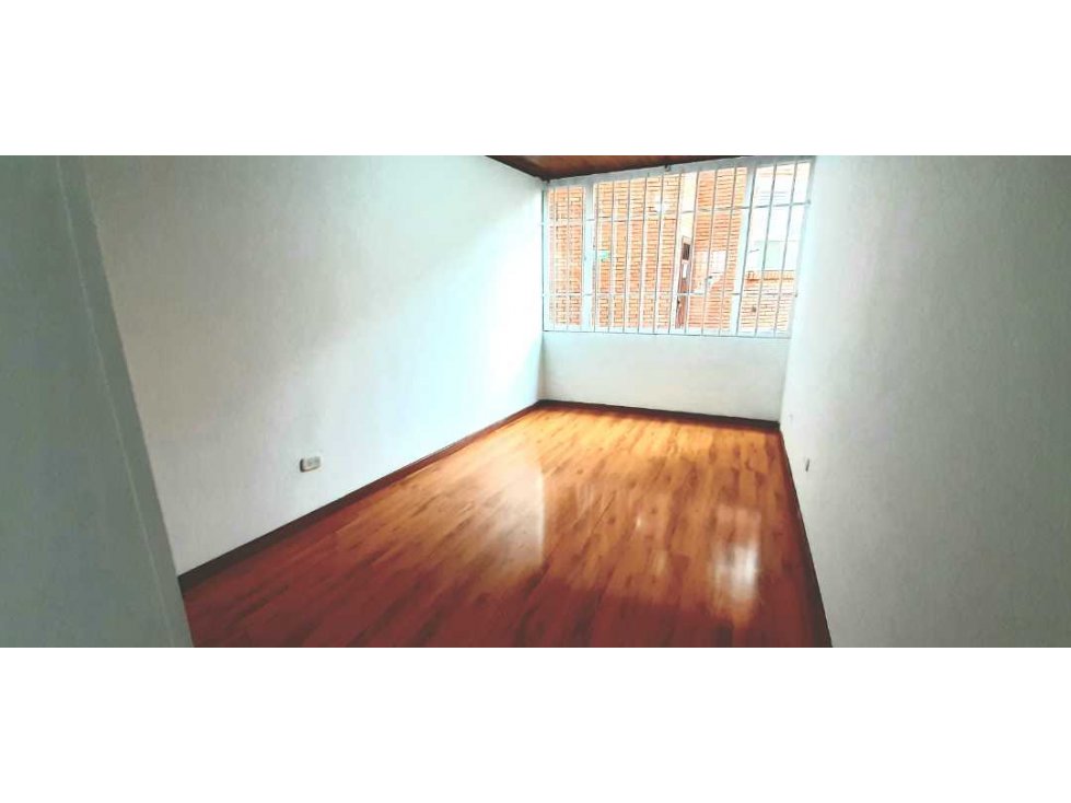 VENTA APARTAMENTO LA ESMERALDA